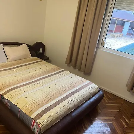 стоянови Hotel Ravda